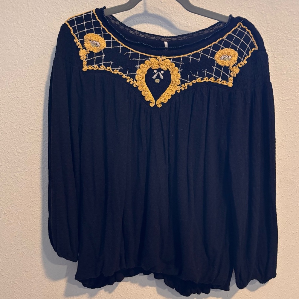 Free People Bubble Hem Black & Gold Embroidered 3/4 Sleeve Blouse Sz Small EUC